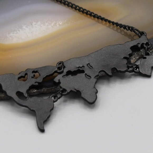 Necklace jewelry Earth globe world black tone with chain travel adventure new - Picture 3 of 8